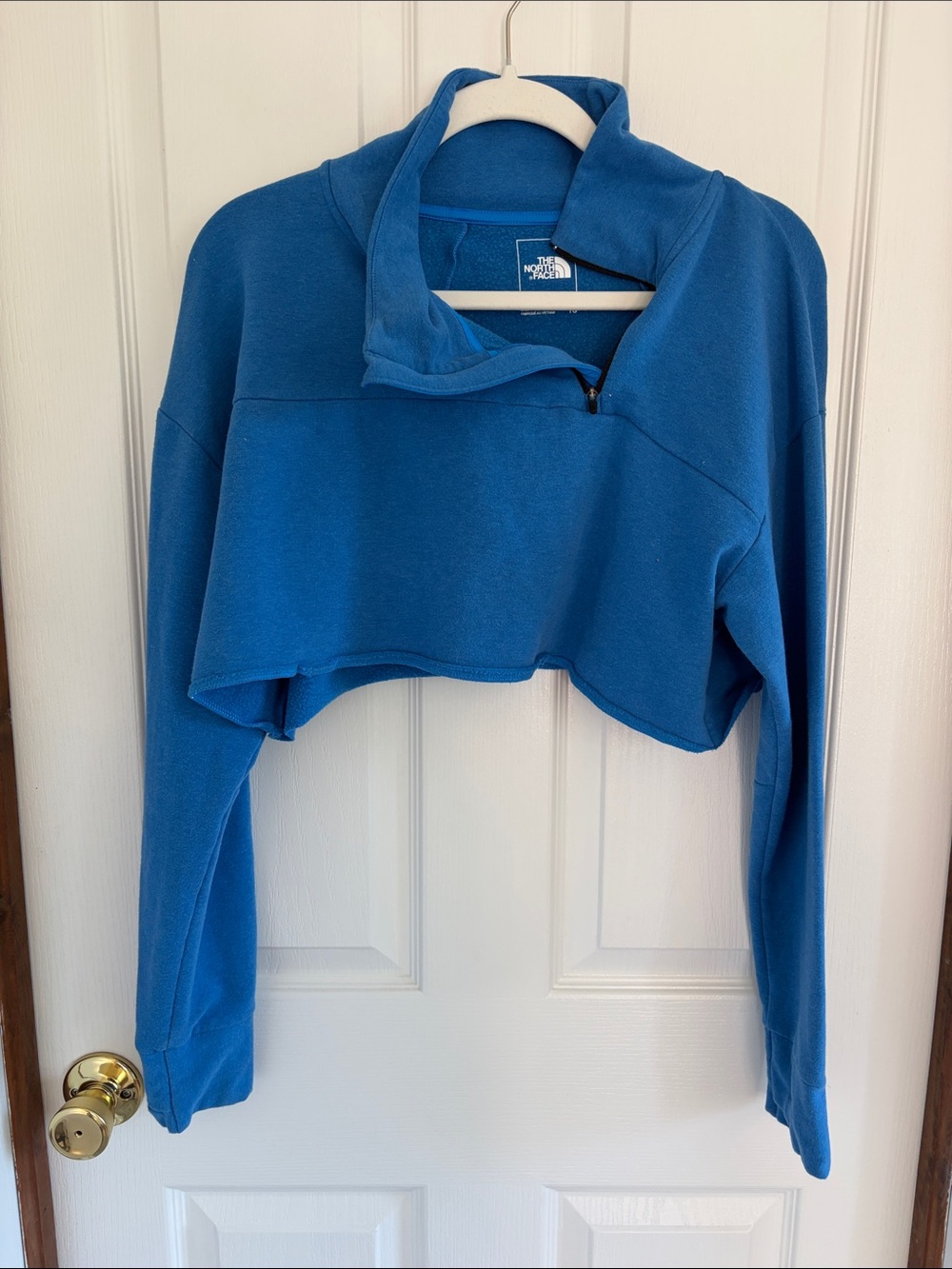 The North Face Women's Bright Blue Cropped Half-Zip Top